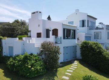 Casa · 280m² · 8 Ambientes · 3 Cocheras · Venta Casa Montoya 1era. Fila, Ideal Inversión.