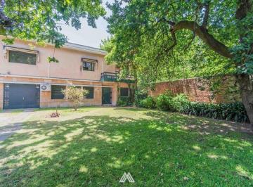 Casa · 268m² · 8 Ambientes · 1 Cochera · Venta Casa 5 Dorm. Gge Fondo Parillero Prado