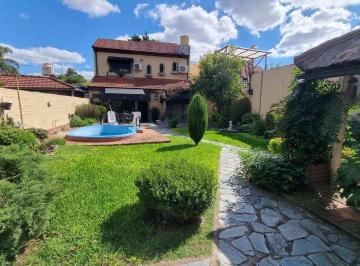 Casa · 223m² · 7 Ambientes · 1 Cochera · Casa en Venta Martin Coronado Gran Jardin y Pileta