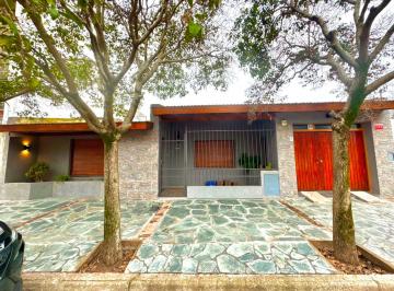 Casa · 162m² · 4 Ambientes · 1 Cochera · Casa en Crispiniano Fernandez 516