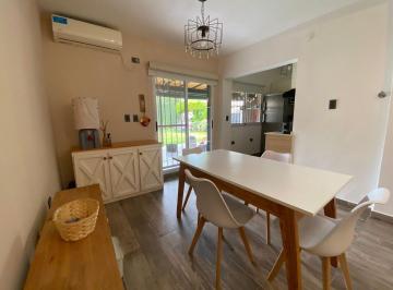 Casa · 57m² · 3 Ambientes · 1 Cochera · Casa 3 Ambientes Venta Hurlingam Apto Credito