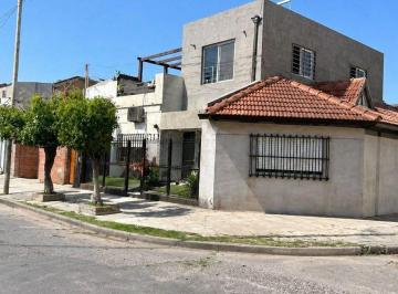 Casa · 181m² · 4 Ambientes · 2 Cocheras · Venta Casa 4 Ambientes Refaccionada La Matanza