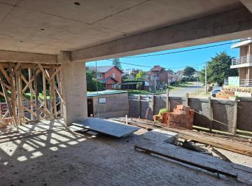 Local comercial · 57m² · 1 Cochera · Mar de Ostende Local Muy Rentable!