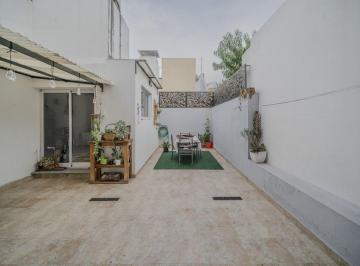 Casa · 140m² · 3 Ambientes · 1 Cochera · PH 3 Amb Frente C/ Cochera y Entrada Independiente