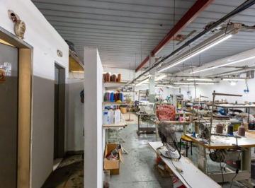 Bodega-Galpón · 138m² · Venta Galpon en Castelar - Permuta