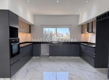Casa · 360m² · 7 Ambientes · 2 Cocheras · Casa 6 Ambientes en Terravista