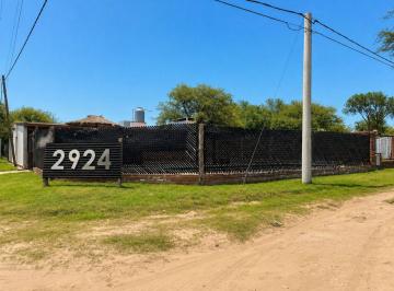 Quinta vacacional · 96m² · 2 Dormitorios · Dos Casas Quintas en Zocchi 2924 Esq. Domínguez