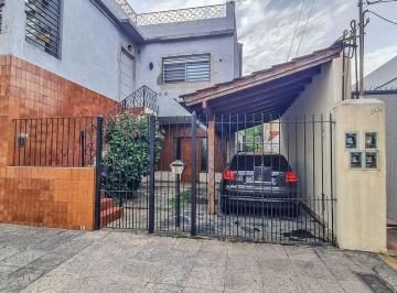 PH · 81m² · 4 Ambientes · 1 Cochera · Venta PH Lomas del Mirador 4 Amb - Jardín
