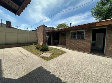 Casa · 195m² · 5 Ambientes · 1 Cochera · Venta Casa 5 Ambientes /quincho en Villa Tesei