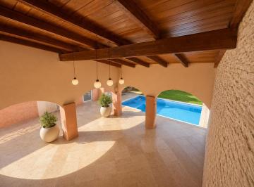 Casa · 357m² · 8 Ambientes · 4 Cocheras · Casa en Venta en Pergamino con Pileta