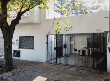 Casa · 185m² · 5 Ambientes · Venta 2 Casas Independientes Mismo Lote V. A. Si.