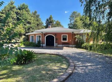 Casa · 108m² · 3 Ambientes · 2 Cocheras · Venta Casa en Chacras de Martín Fierro, Capilla