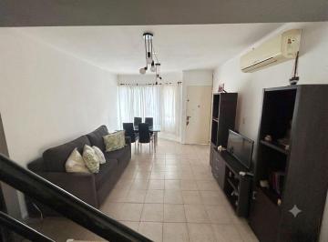 Casa · 76m² · 3 Ambientes · 1 Cochera · Venta Casa Duplex 3 Amb Villa Ballester Coch Patio
