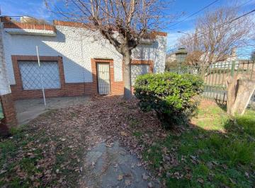 Casa · 127m² · 3 Ambientes · 1 Cochera · Venta Casa a Reciclar - Parque, Cochera - Ciudadela