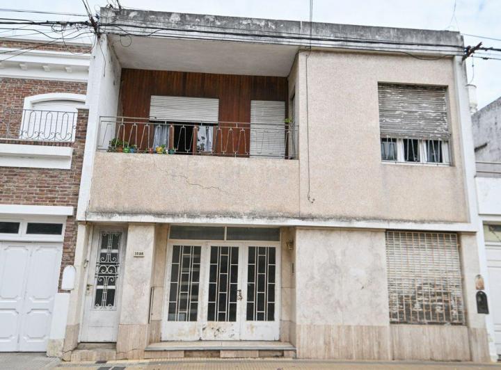 Casa · 217m² · 5 Ambientes · 1 Cochera