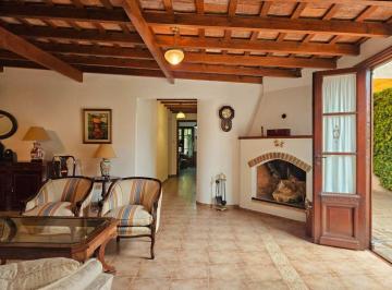 Casa · 239m² · 5 Ambientes · 3 Cocheras · Casa en Venta 5 Amb. en Casco Histórico Areco