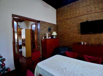 Casa · 490m² · 8 Ambientes · 4 Cocheras · Casa en Centro de Maipú - Terreno 1000 m²