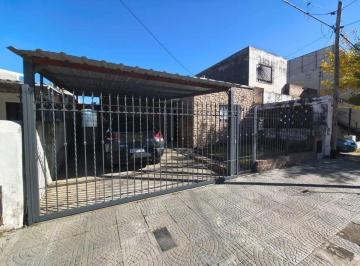 Casa · 140m² · 6 Ambientes · 2 Cocheras · Casa 3 Dorm con Pileta y Cochera Bº Los Naranjos