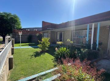 Casa · 243m² · 6 Ambientes · 2 Cocheras · Venta Casa 5 Amb Más Local - Malvinas Argentinas