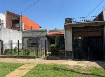 Casa · 145m² · 6 Ambientes · 2 Cocheras · Venta Morón Casa Multifamiliar 6 Amb Cochera