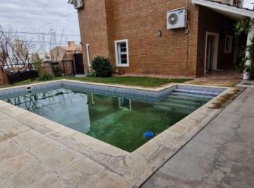 Casa de 6 ambientes, Neuquén · Laffite Propiedades - Alquila Casa Nivel Gerencial en Barrio Santa Genoveva de La Ciudad de Neuquén