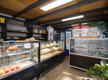 Fondo de comercio · 44m² · Venta Llave Rotiseria en Barrio de Los Judios