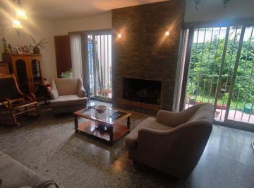 Casa · 198m² · 8 Ambientes · 2 Cocheras · Casa Esquina, Frente a Ypf de Calle Alberdi, Gllén
