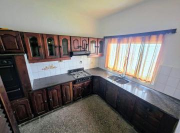 Casa · 90m² · 3 Ambientes · 1 Cochera · Casa en Venta en Lavallol Centro