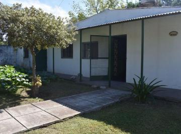 Casa · 66m² · 3 Ambientes · 1 Cochera · Venta Casa con Pileta en Moreno
