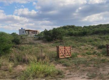 Casa · 60m² · 3 Ambientes · 1 Cochera · Venta de Casa Sobre Media Hectarea