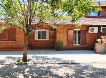 Casa · 85m² · 4 Ambientes · Casa 4 Ambientes Don Torcuato con Pileta