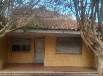 PH · 68m² · 3 Ambientes · Alquiler Casa 3 Amb. B Bernardino Rivadavia