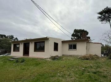 Casa · 77m² · 4 Ambientes · 2 Cocheras · Casa 3 Dorm. El Pinar con Piscina
