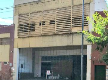 Bodega-Galpón · 400m² · Venta Galpon Deposito Urquiza con Oficinas