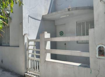 Casa · 120m² · 3 Ambientes · Casa en Venta Villa Urquiza con Terraza