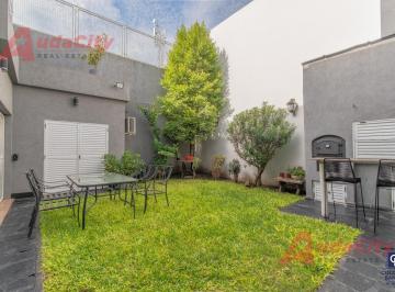 Casa · 162m² · 4 Ambientes · 3 Cocheras · Venta de Casa de 4 Ambientes con Cochera La Tablada