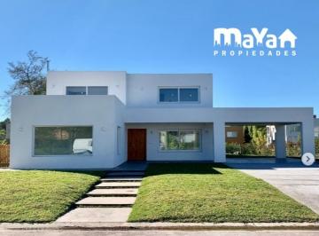 Casa · 345m² · 6 Ambientes · 2 Cocheras · Casa en Venta - La Reserva Cardales, Sofitel