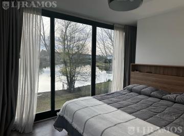 Casa · 230m² · 5 Ambientes · Impecable Casa en Alquiler Anual Amueblada Pg