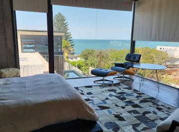 Casa · 280m² · 5 Ambientes · 1 Cochera · Casa en Venta en La Barra con Vista Al Mar – 280 m², 3 Plantas, Piscina, Parrillero y 4 Suites
