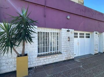 Casa · 238m² · 9 Ambientes · Venta Casa 4 Dorm. - Barrio Sarmiento