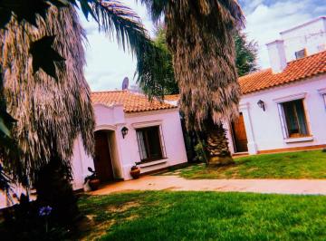 Casa de 5 ambientes, Salta · Casa Esquina en Venta en Grand Bourg, Sobre Av Principal
