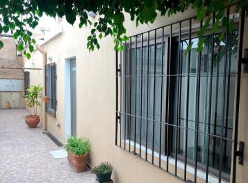 Casa · 124m² · 5 Ambientes · Casa Interna de 3 Dorm. en Zona Centro San Lorenzo.