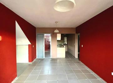 Casa · 60m² · 3 Ambientes · 1 Cochera · Dpto de 2 Dorm. en Alquiler con Cochera