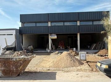 Local comercial de 2 ambientes, Córdoba · Docta Bv Principal Gran Local con 123 m² Planta Libre Mas Baños Cocina y Patio
