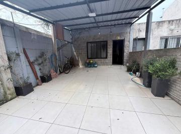 Casa · 100m² · 4 Ambientes · 1 Cochera · Casa Dúplex en Venta en Pilar, G. B. a. Zona Norte, Argentina