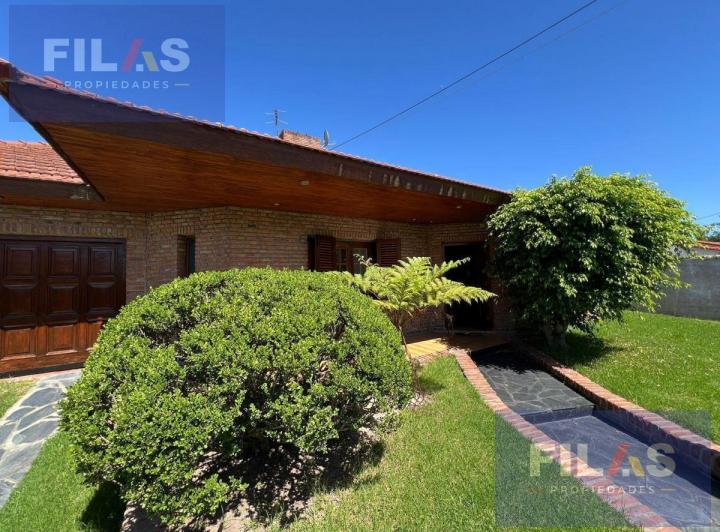 Casa · 415m² · 5 Ambientes · 6 Cocheras