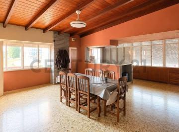 PH · 169m² · 6 Ambientes · 1 Cochera · PH de 4 Dorm. La Plata en Venta Apto Banco