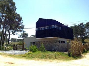 Casa · 120m² · 4 Ambientes · 1 Cochera · 3 Dorm. | Los Guaviyu