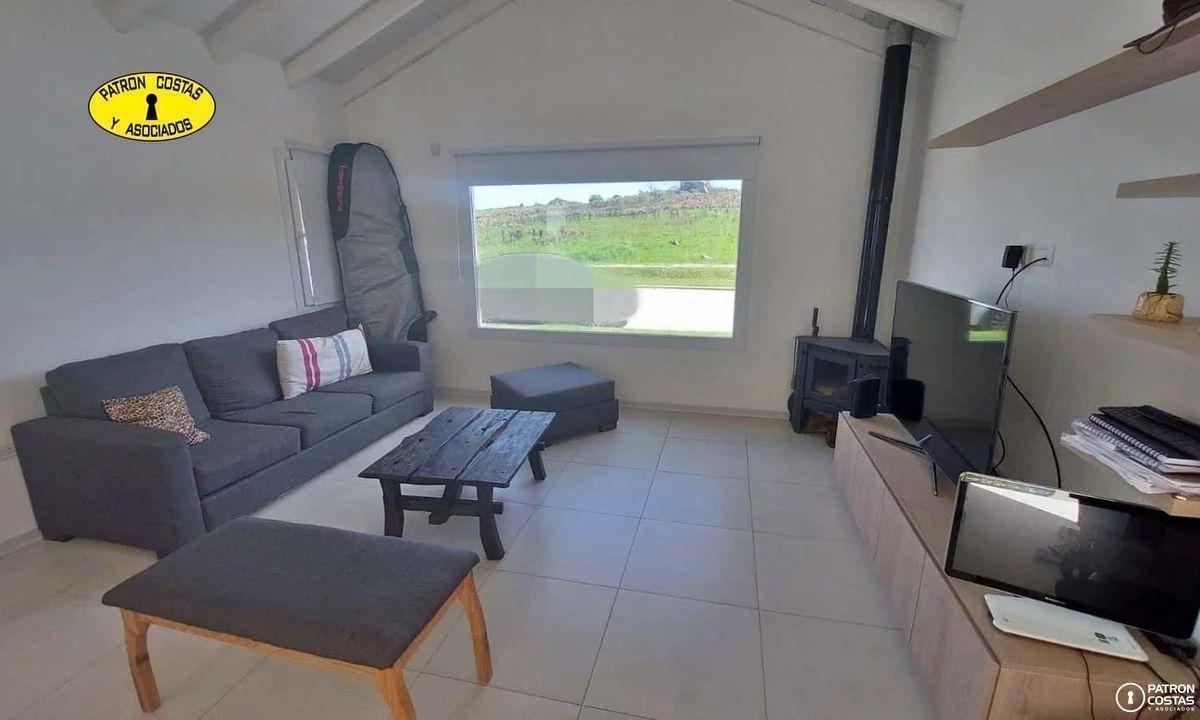 Moderna casa en venta en Barrio Mirage, 200m² totales, 2 dorm, 1 baño
