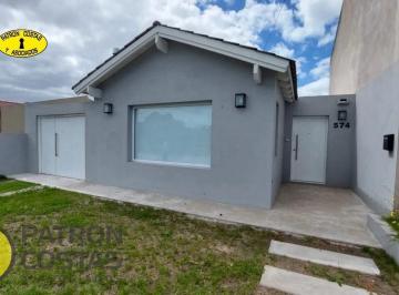 Casa · 105m² · 2 Dormitorios · 1 Cochera · Casa en Venta en Tandil 2 Dorm.